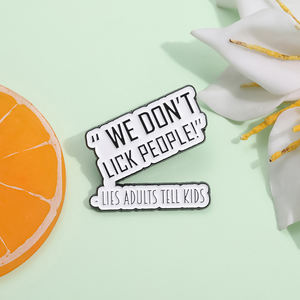 Citation drôle émail broche commencer chaque jour avec un coeur reconnaissant marche HR VIOLATION broche Badge - Product Image 2