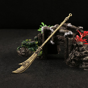 Romance des Trois Royaumes Guan Yu Guan Gong Dragon Lune Croissante Couteau Pendentif Porte-clés Ornement Figurine de Thé Cadeau - Product Image 1