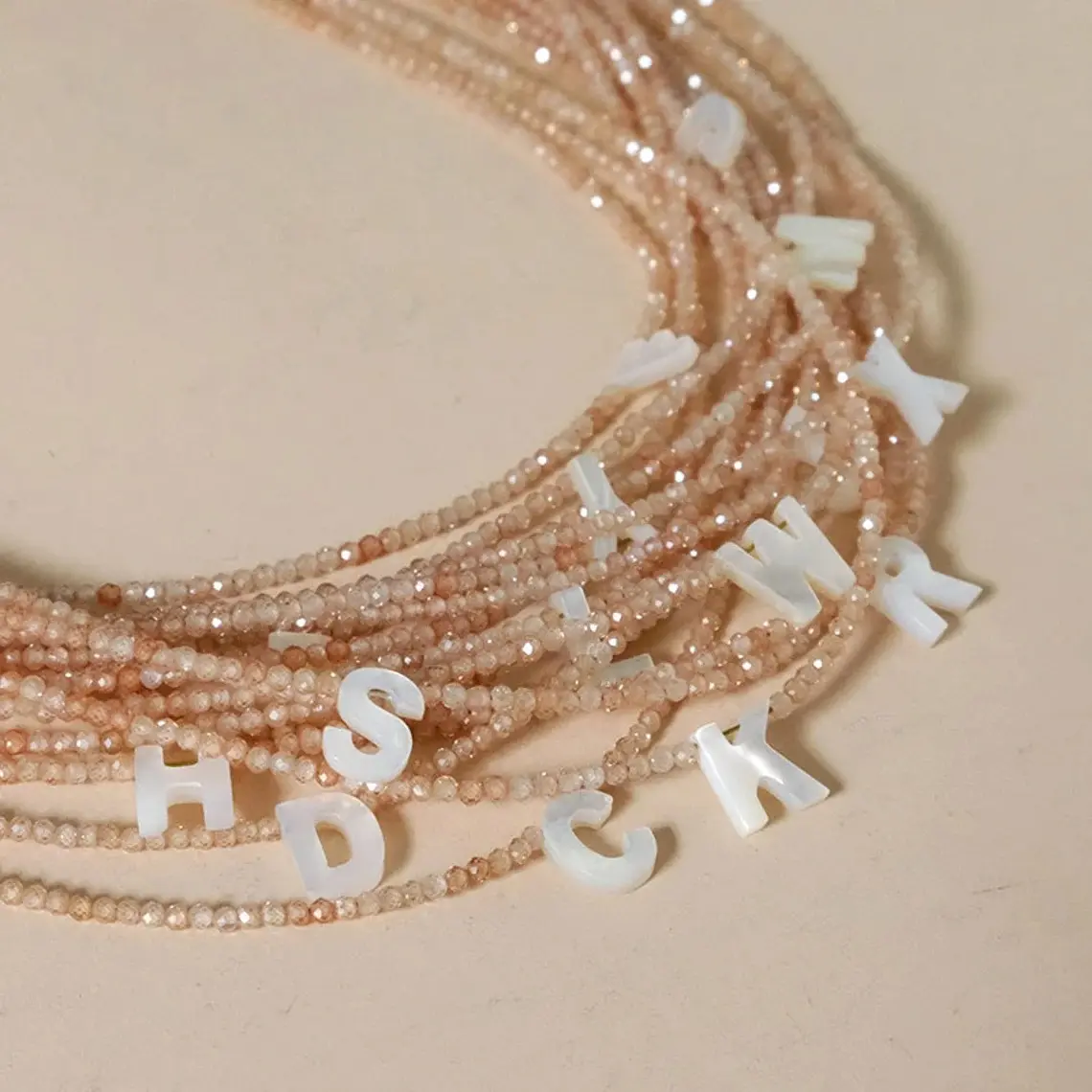 New Fashion 26 Letter Shell Choker Halsketten Glänzende Kristall perlen Halskette Schmuck für Frauen