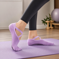 Chaussettes de yoga antidérapantes pour femmes avec grip, chaussettes de Pilates, de barre et de ballet à cinq doigts séparés avec sangles élastiques croisées