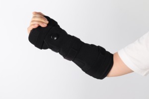 Dispositivo di protezione per la distorsione del tendine del pollice supporto per il polso di riabilitazione con tutore per la protezione della stecca del polso - Product Image 5