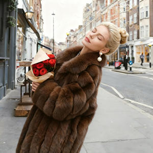 Cappotto Lungo <span class=keywords><strong>di</strong></span> Lusso in <span class=keywords><strong>Vera</strong></span> <span class=keywords><strong>Pelliccia</strong></span> <span class=keywords><strong>di</strong></span> <span class=keywords><strong>Volpe</strong></span> Marrone, Morbido e Caldo per l'Inverno, Fornitore all'Ingrosso - Product Image 1