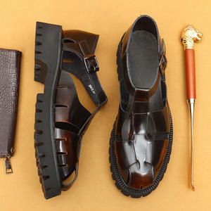 Chanclas retro para hombre, zapatos casuales de negocios de cuero brillante con suela gruesa para verano, botines estilo exterior. - Product Image 2