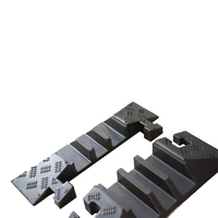 Protector de Cables para Línea de Tráfico de 3 Canales, Diseño Modular, No Conductor, Encajable, con Tapa de Goma para Extremos