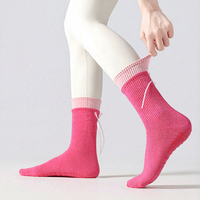 Chaussettes de Pilates antidérapantes pour femmes, chaussettes de yoga personnalisées avec grip, chaussettes de studio douces et respirantes