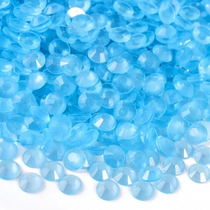Strass en résine transparente lumineuse Oleeya Factory pour la décoration d'ongles et la création de bijoux DIY - Product Image 4