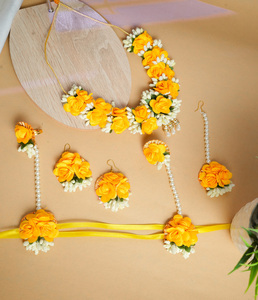 Parure de bijoux florale jaune faite à la main pour la mariée – Collier, boucles d'oreilles et bracelet ethniques élégants – Coffret cadeau de bijoux pour mariage et fête - Product Image 3