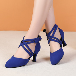 Chaussures de <span class=keywords><strong>danse</strong></span> latine pour femmes à lanières croisées bleues, talon bas, pour la <span class=keywords><strong>danse</strong></span> de salon, la rumba, <span class=keywords><strong>le</strong></span> jazz, <span class=keywords><strong>le</strong></span> <span class=keywords><strong>tango</strong></span>, avec semelle en daim - Product Image 3