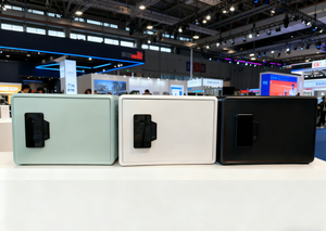自動ドア開閉機能付き小型スマート指紋認証金庫、盗難防止タッチスクリーンキーパッド、緊急キー、オフィス/家庭/ホテル用卸売 - Product Image 2