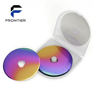 Cuchilla de corte rotativo de SKS-7 recubierta de arcoíris, perfecta para acolchar y coser, capas de tela cortadas sin esfuerzo - Product Image 2