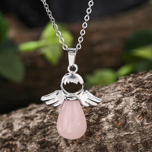 Collana con Ciondolo Angelo in Pietra Naturale, Delicato Charm in Gemma, Gioielli Spirituali Boho Fatti a Mano per Donne, Regalo Casual Quotidiano - Product Image 3