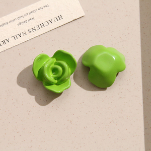 Delicato ciondolo a forma di fiore a petali colorati da 26 mm, <span class=keywords><strong>margherita</strong></span> rosa, con retro piatto, in resina fatta a mano, per <span class=keywords><strong>orecchini</strong></span> e fermagli per capelli fai da te - Product Image 6