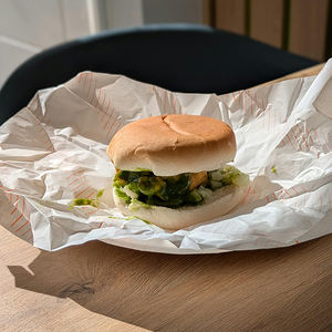 Papier alimentaire pour hamburgers, sandwichs, résistant à la graisse, impression flexographique, revêtement personnalisé, papier pour hamburgers, sans danger pour les aliments - Product Image 1