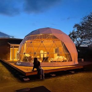 Tente géodésique moderne en PVC avec tubes en acier peints en poudre <span class=keywords><strong>blanche</strong></span> pour le camping - Product Image 1