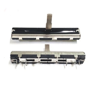Potentiomètre à tension contrôlée verticale à haute durabilité et excellente qualité, avec engrenage de butée - Product Image 1
