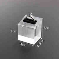 Présentoir de bague en acrylique transparent transparent de luxe en forme de cube Présentoir de bague en acrylique transparent de luxe