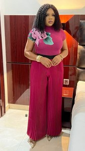 Alta calidad verano <span class=keywords><strong>nueva</strong></span> moda Casual Estilo de vida <span class=keywords><strong>Issey</strong></span> <span class=keywords><strong>Miyake</strong></span> Top con pantalones sueltos plisados conjunto de dos piezas para mujer - Product Image 3