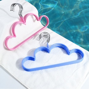 Cintres en métal enduits de PVC durables pour bébés en forme de <span class=keywords><strong>nuage</strong></span> en fil métallique pour enfants séchage de tissu bébé manteau pantalon <span class=keywords><strong>cintre</strong></span> - Product Image 4