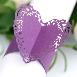 Cuore di Carta Tagliata Al Laser Anello di Tovagliolo di Tabella della Festa Nuziale Decorazioni di Carta - Product Image 1