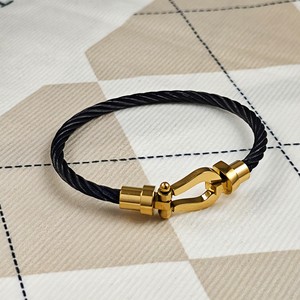 Brazalete Geométrico Minimalista de Alambre Trenzado, Chapado en Oro de 18K sobre Plata, Antideslustre, de Acero Inoxidable Triple X, Unisex - Product Image 5