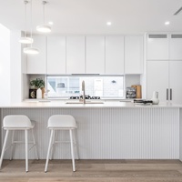 Idées de cuisine modernes avec globe terrestre en cristal, armoire de cuisine personnalisée