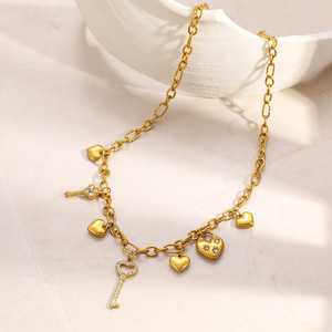 Collar de Acero Inoxidable con Baño de Oro de 18k, Dijes de Corazón y Llave, Estilo Ejecutivo para Mujer, Cadena para Clavícula - Product Image 2