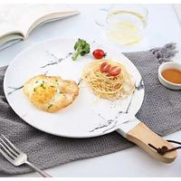 Assiette à dîner en céramique marbrée sur mesure avec poignée en bois, finition mate, motif personnalisé, pour steak et pâtes, idéale pour hôtels et restaurants