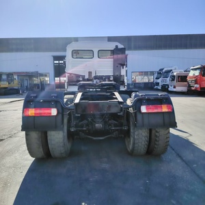 Entrega rápida Sinotruck Howo Tractor <span class=keywords><strong>de</strong></span> <span class=keywords><strong>segunda</strong></span> mano Camiones 6x4 10 ruedas 40ton CNG Tractor Truck - Product Image 3