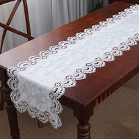 Chemin de table rectangulaire blanc en polyester tissé jacquard brodé de dentelle florale, couleur unie, de luxe, pour la maison, les mariages et les réceptions de thé, vente en gros