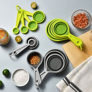 Nouvel ensemble de 8 tasses et cuillères à mesurer pliables en silicone réglables personnalisables - Product Image 1