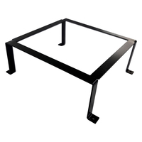 Service de découpe laser, pliage et estampage sur mesure pour pièces en acier inoxydable et aluminium, incluant des supports de petite taille et des pièces estampées en métal.