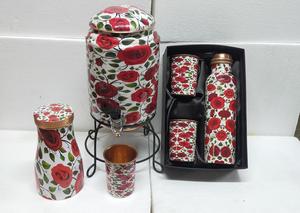 Refroidisseur d'eau moderne en aluminium avec support en fer et bouteille en verre, durable, léger, pour la maison et le bureau - Product Image 2