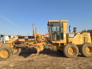 รถเกรดเดอร์ล้อตีนตะขาบ Caterpillar 140H/140G/140K มือสองแท้ 100% พร้อมเครื่องยนต์ มอเตอร์ ปั๊ม สำหรับงานก่อสร้าง งานเหมือง และงานเคลื่อนย้ายดิน ลดราคา - Product Image 2