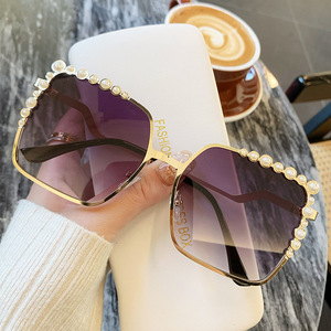 81065 New Style Pearl Metal Design <b>Large</b> <b>Frame</b> Fashion Personality Decoration Diamond Women Sunglasses - Product Image 5