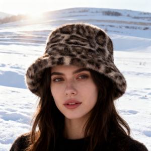Topi Bucket Desain Khusus Musim Dingin, Desain Khusus, Bahan Plush Tebal Hangat Motif Leopard untuk Santai di Luar Ruangan dan Perjalanan - Product Image 2