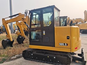 Escavatore Cingolato Compatto CAT305.5 da 5,5 Tonnellate per Uso Agricolo con Braccio Laterale a Basso Costo Operativo - Product Image 2