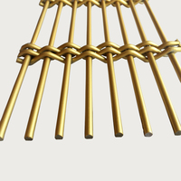 Maille en acier inoxydable revêtue de fluorocarbone doré pour les cloisons de hall d'hôtel, les écrans de restaurant et les éléments d'entrée