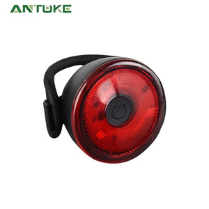 Luz trasera para bicicleta, luz LED roja, 4 modos, resistente al agua, de plástico, para ciclismo nocturno - Product Image 2