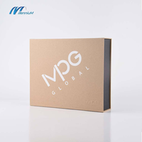 Boîte cadeau rectangulaire en papier kraft biodégradable sur mesure avec fenêtre transparente et poignée - Emballage réutilisable