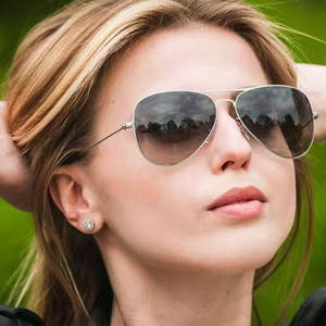 نظارات شمسية معدنية جديدة بأفضل جودة للرجال/النساء طراز RB3513 147/71 نظارات طيار مسطحة رمادية بعدسات خضراء 58 مم - Product Image 5