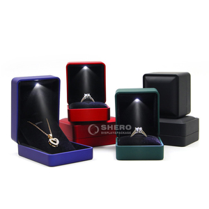 Caja de Regalo de Lujo al por Mayor para Joyería con Luz LED, para Collares, Anillos, Pendientes y Pulseras - Product Image 1