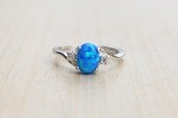 Mignonne Femme Blanc Opale Pierre Anneau Classique Argent Couleur Bijoux De Fiançailles De Luxe Cristal Ovale Anneaux De Mariage Pour Les Femmes