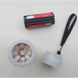 Lampe de poche cylindrique à 9 LED, blanche, 20000 heures d'autonomie, alimentée par batterie, pour la randonnée, le camping, l'usage quotidien - Product Image 4