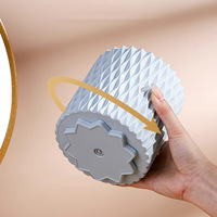 Organisateur de pinceaux de maquillage rotatif multifonctionnel moderne et tendance, avec compartiments, pour coiffeuse, en plastique à ouverture filetée