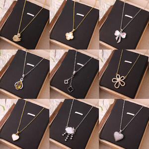 Collar al Estilo Coreano al por Mayor - Cadena de Clavícula Chapada en Oro de Acero Inoxidable para Mujer - Product Image 2