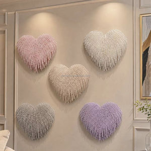 Lanzamiento de Nuevo Producto: Decoración de Pared con Forma de Corazón de Perlas Checas, Diseño Personalizado, Estilo Romántico Francés - Product Image 1