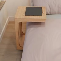 Table basse en bambou réglable pour salon moderne en gros avec roulettes pivotantes, table basse en forme de C