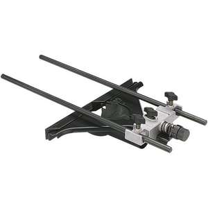 Regla cuadrada Dewalt con ajuste micrométrico para medición de precisión - Product Image 1