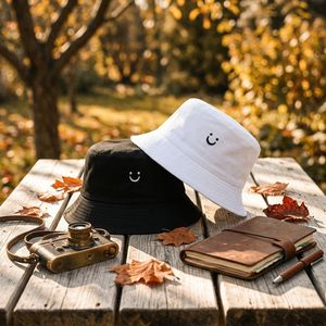 Chapeau Bob Unisexe en Coton avec Logo Brodé, Respirant, pour l'Été, la Plage, les Activités de Plein Air, la Pêche, les Sports, les Fêtes et la Protection Solaire - Product Image 1