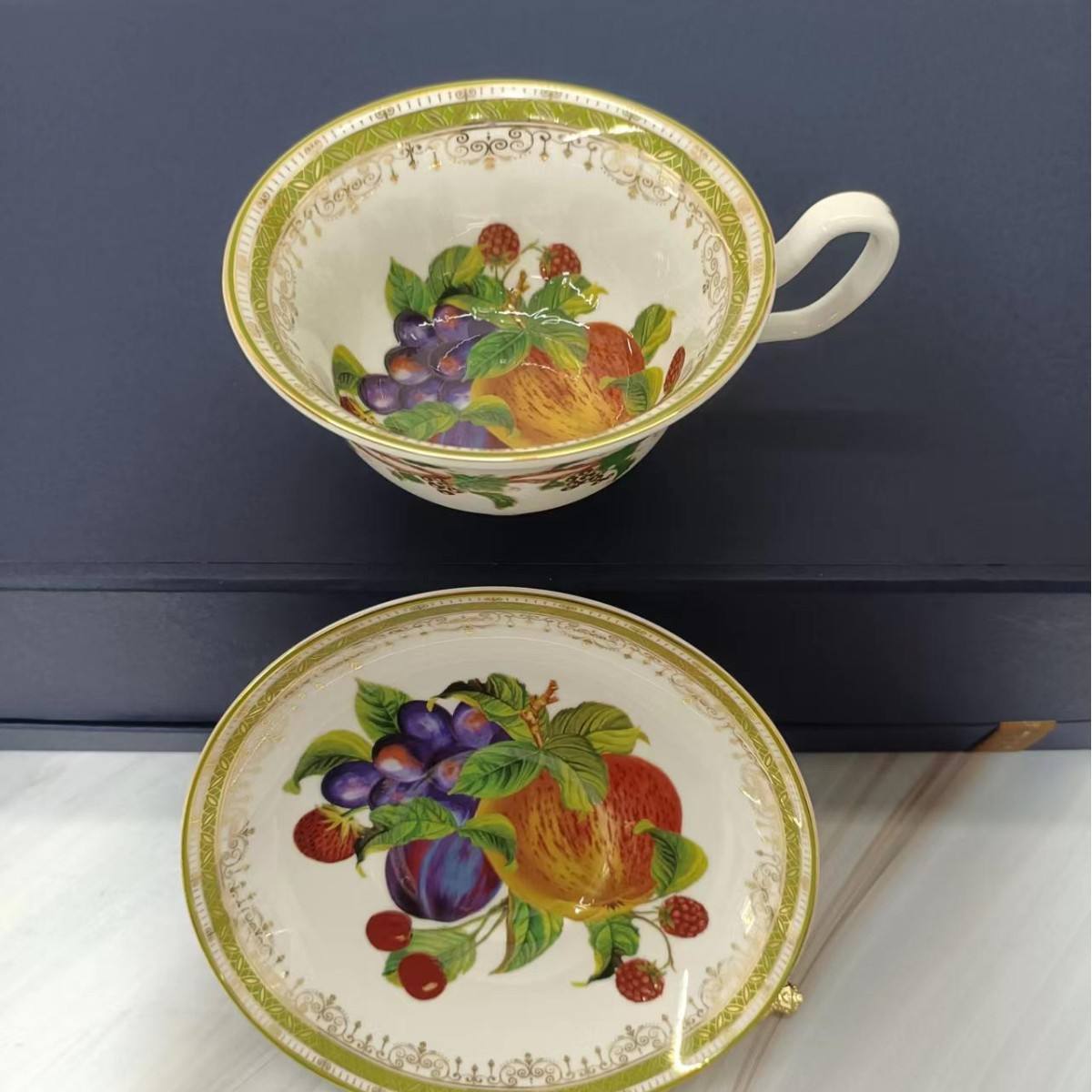 Green cups and plates